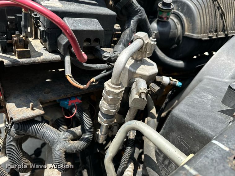 image for item EN3967 2005 GMC C7500 bucket truck