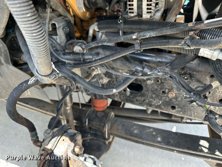 image for item EN3967 2005 GMC C7500 bucket truck