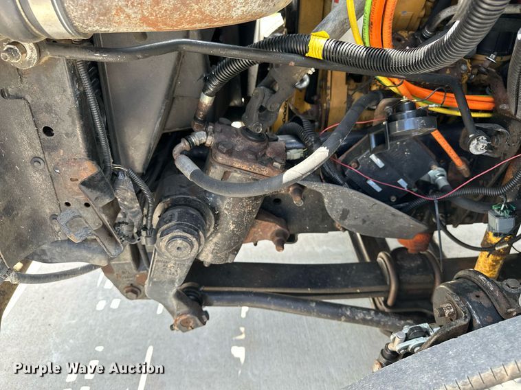 image for item EN3967 2005 GMC C7500 bucket truck