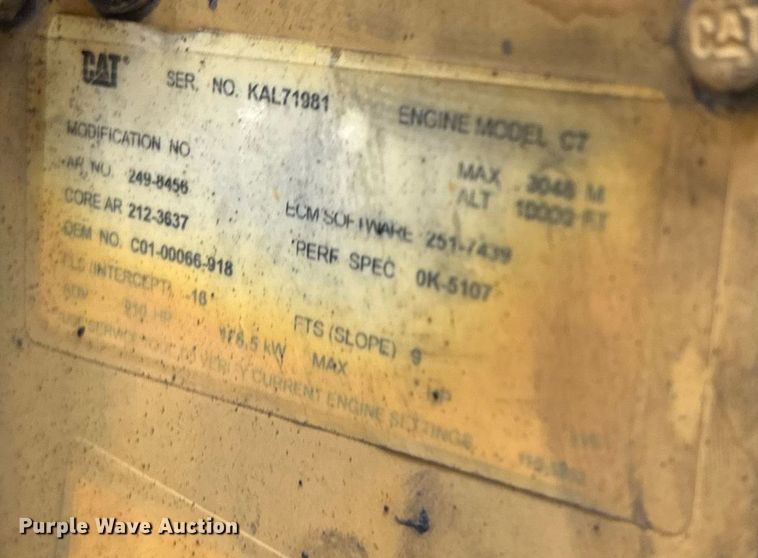 image for item EN3967 2005 GMC C7500 bucket truck