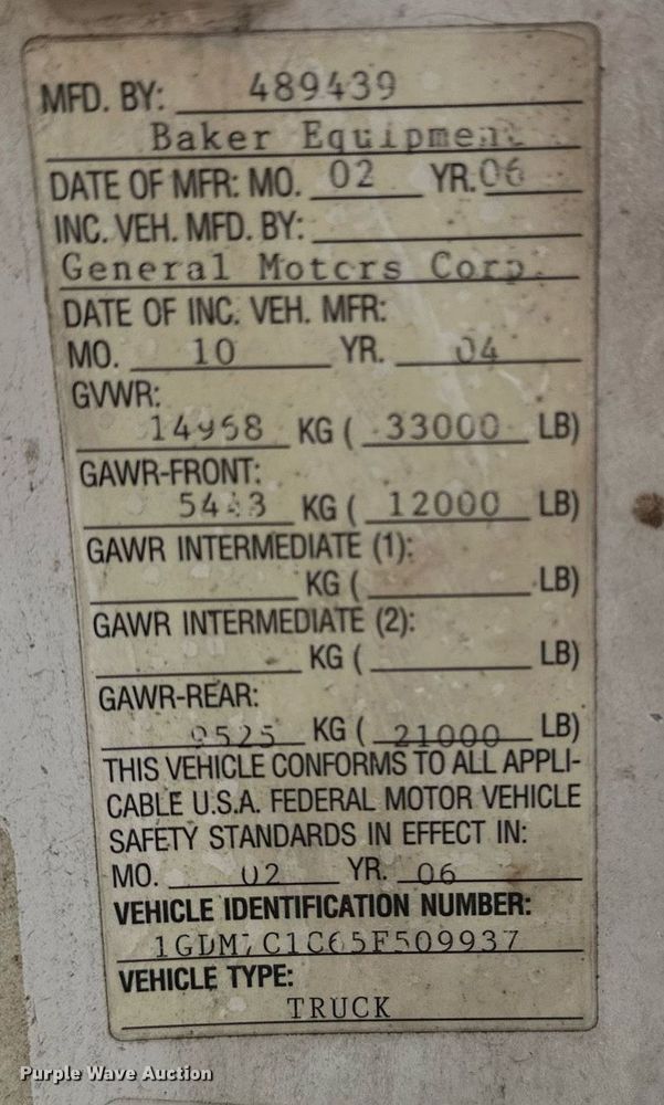 image for item EN3967 2005 GMC C7500 bucket truck