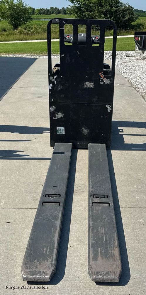 image for item EN4571 UniCarriers SPXT2W3G80BV pallet jack