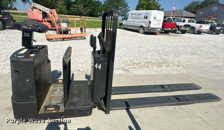 image for item EN4571 UniCarriers SPXT2W3G80BV pallet jack