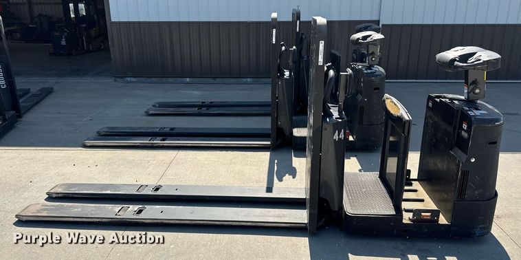 image for item EN4571 UniCarriers SPXT2W3G80BV pallet jack