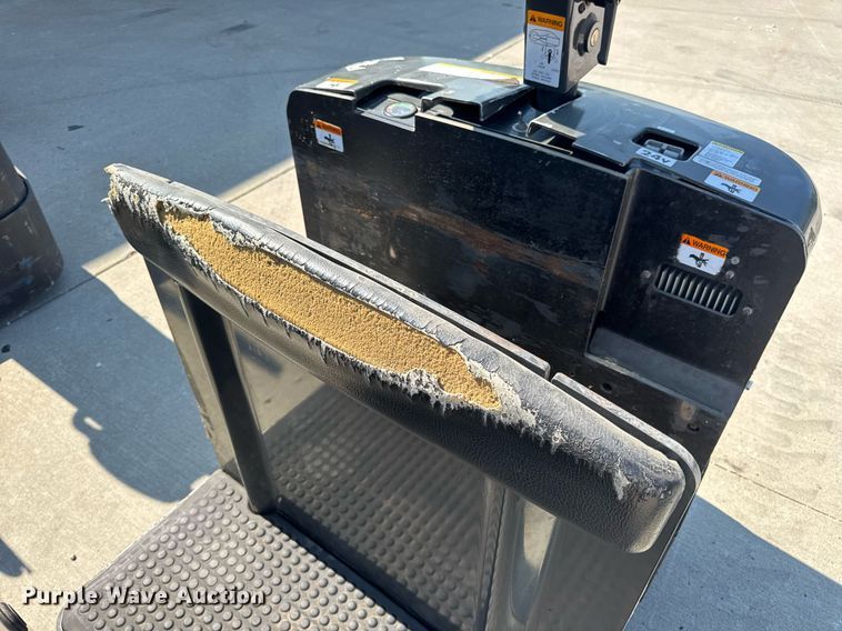 image for item EN4571 UniCarriers SPXT2W3G80BV pallet jack