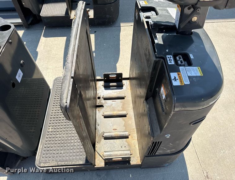 image for item EN4571 UniCarriers SPXT2W3G80BV pallet jack