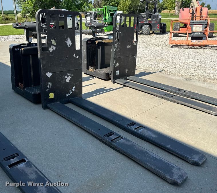 image for item EN4572 UniCarriers SPXT2W3G80BV pallet jack