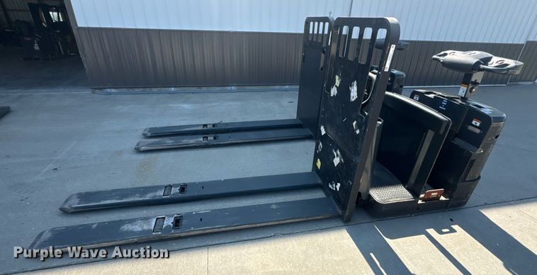 image for item EN4572 UniCarriers SPXT2W3G80BV pallet jack