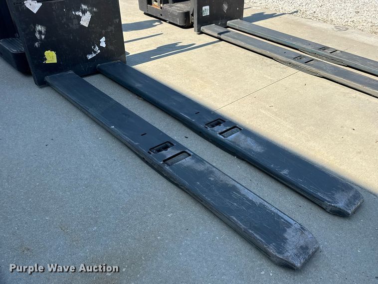 image for item EN4572 UniCarriers SPXT2W3G80BV pallet jack