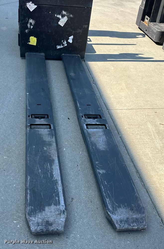 image for item EN4572 UniCarriers SPXT2W3G80BV pallet jack