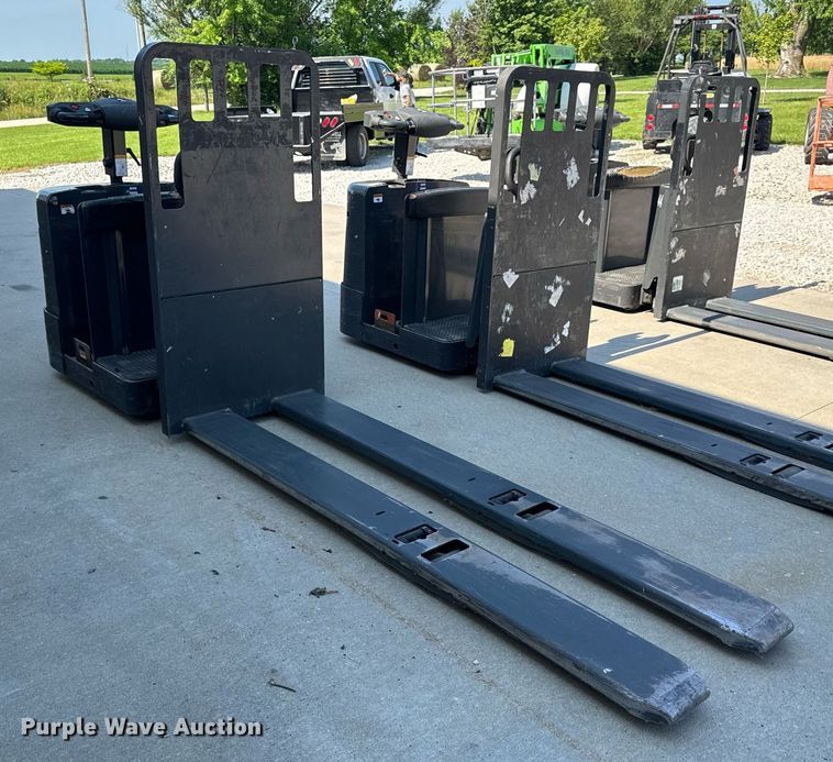 image for item EN4573 UniCarriers SPXT2W3G80BV pallet jack