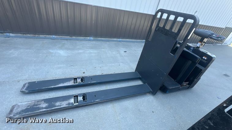 image for item EN4573 UniCarriers SPXT2W3G80BV pallet jack