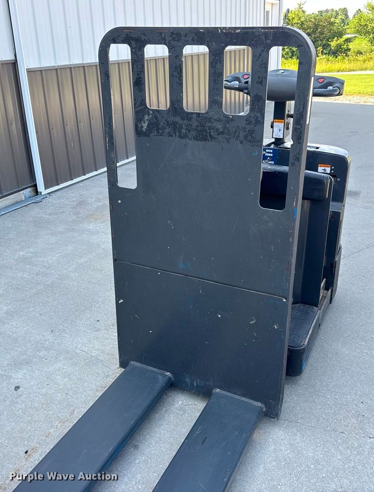 image for item EN4573 UniCarriers SPXT2W3G80BV pallet jack