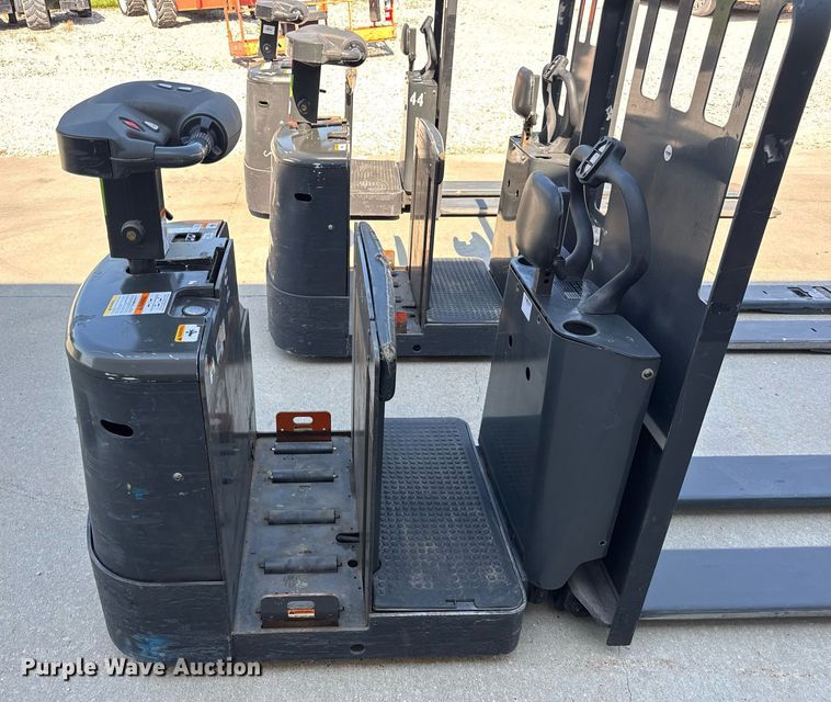 image for item EN4573 UniCarriers SPXT2W3G80BV pallet jack