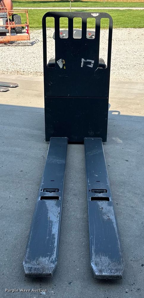 image for item EN4574 UniCarriers SPXT2W3G80BV pallet jack