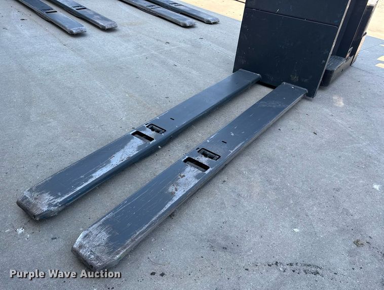 image for item EN4574 UniCarriers SPXT2W3G80BV pallet jack