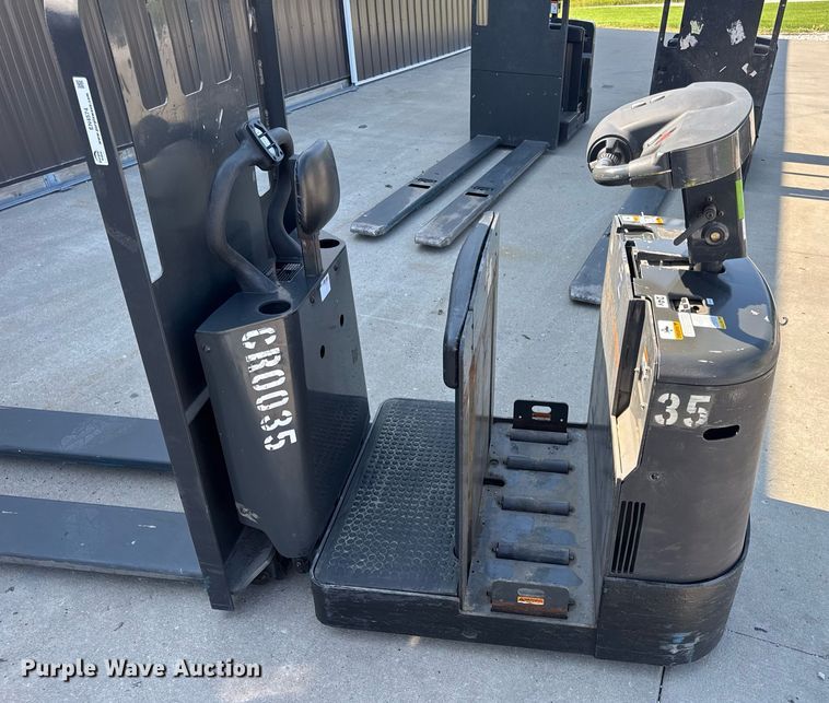 image for item EN4574 UniCarriers SPXT2W3G80BV pallet jack