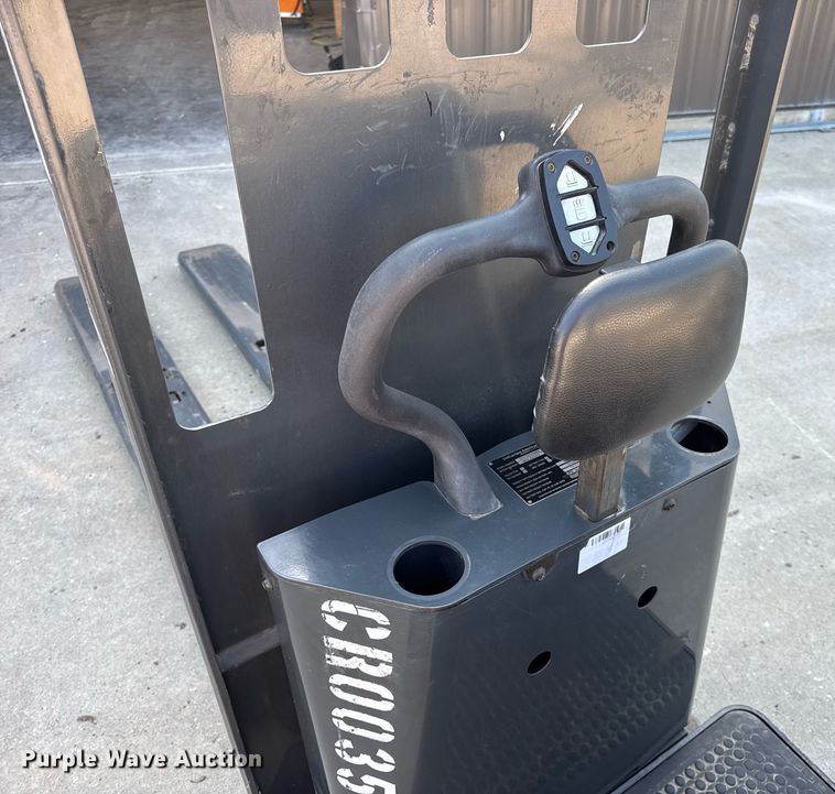 image for item EN4574 UniCarriers SPXT2W3G80BV pallet jack