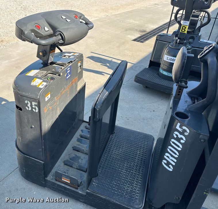 image for item EN4574 UniCarriers SPXT2W3G80BV pallet jack