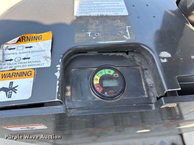 image for item EN4574 UniCarriers SPXT2W3G80BV pallet jack