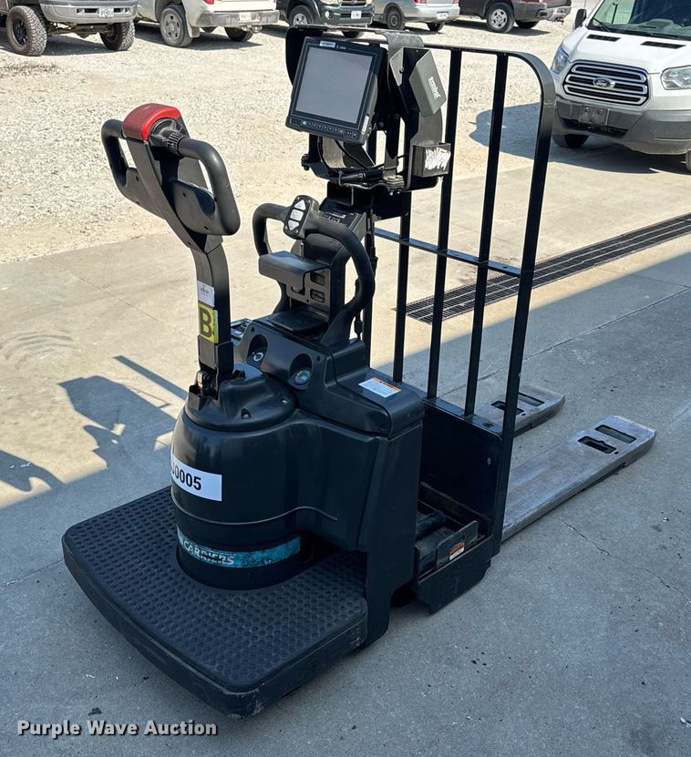 image for item EN4575 UniCarriers RPCT2W2G60BV pallet jack