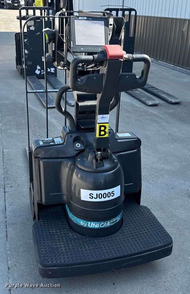 image for item EN4575 UniCarriers RPCT2W2G60BV pallet jack