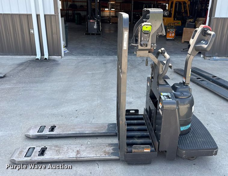 image for item EN4575 UniCarriers RPCT2W2G60BV pallet jack