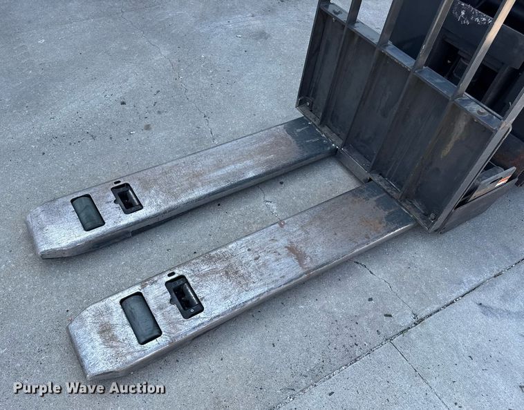 image for item EN4575 UniCarriers RPCT2W2G60BV pallet jack