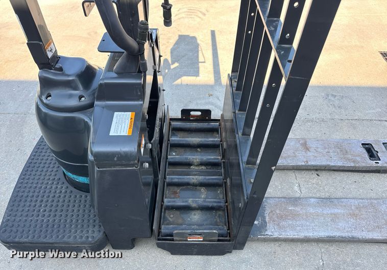 image for item EN4575 UniCarriers RPCT2W2G60BV pallet jack