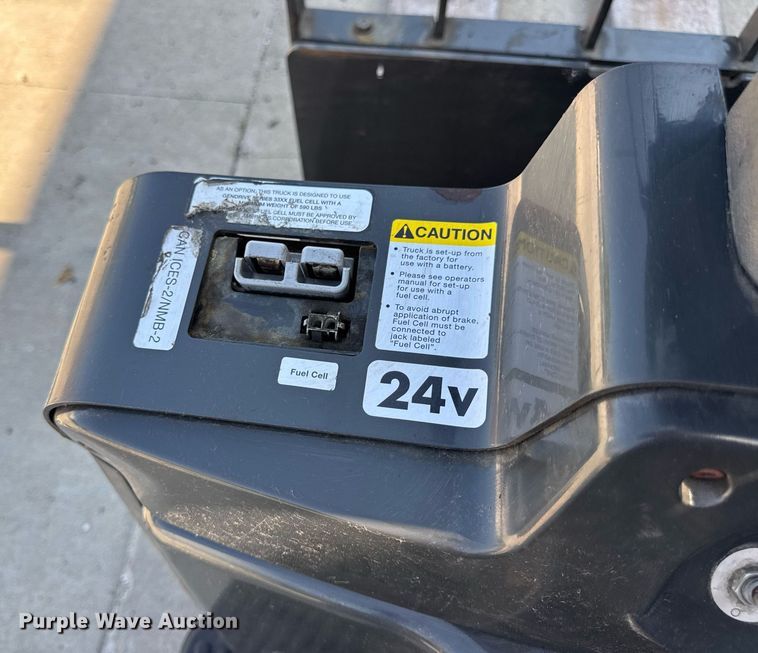 image for item EN4575 UniCarriers RPCT2W2G60BV pallet jack