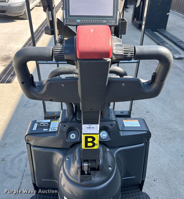 image for item EN4575 UniCarriers RPCT2W2G60BV pallet jack