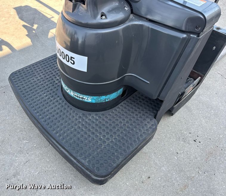 image for item EN4575 UniCarriers RPCT2W2G60BV pallet jack