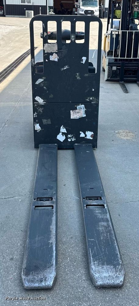 image for item EN4576 UniCarriers SPXT2W3G80BV pallet jack