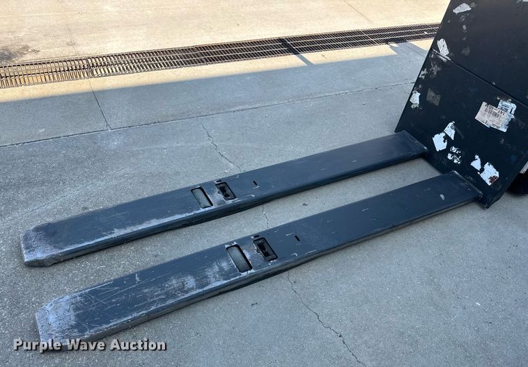 image for item EN4576 UniCarriers SPXT2W3G80BV pallet jack