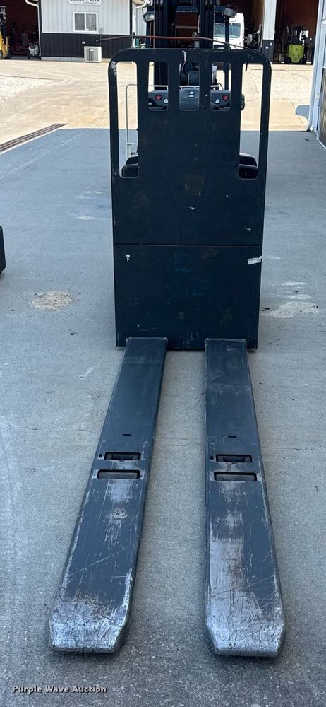 image for item EN4577 UniCarriers SPXT2W3G80BV pallet jack