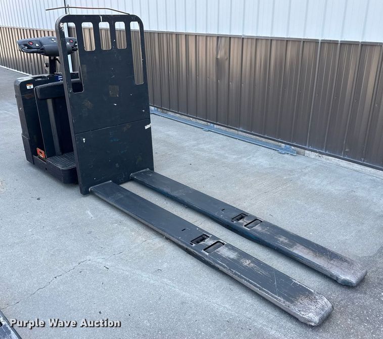 image for item EN4577 UniCarriers SPXT2W3G80BV pallet jack