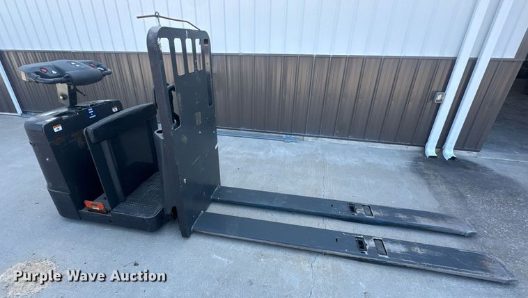 image for item EN4577 UniCarriers SPXT2W3G80BV pallet jack