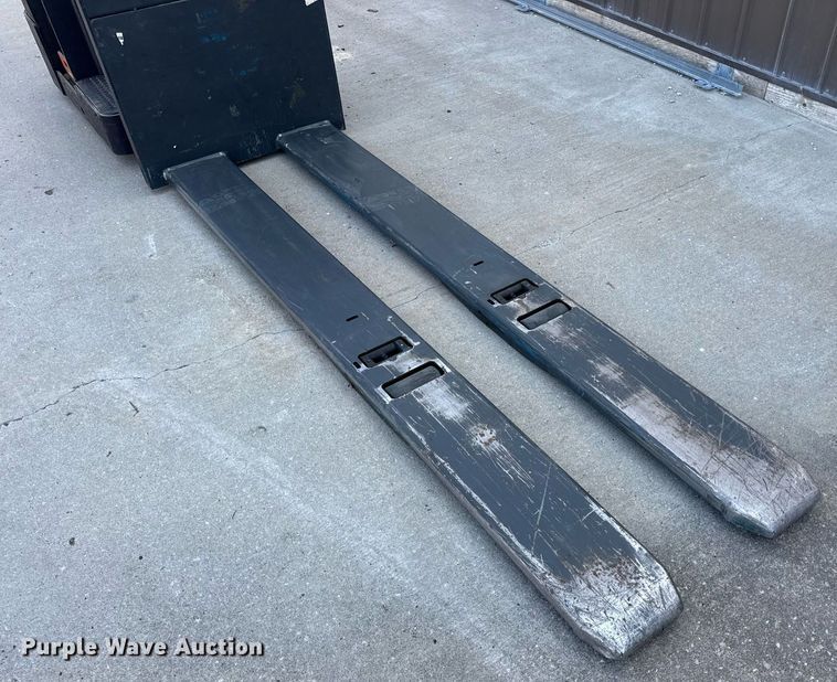 image for item EN4577 UniCarriers SPXT2W3G80BV pallet jack