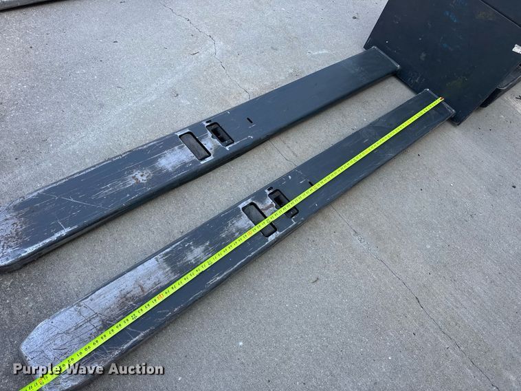 image for item EN4577 UniCarriers SPXT2W3G80BV pallet jack