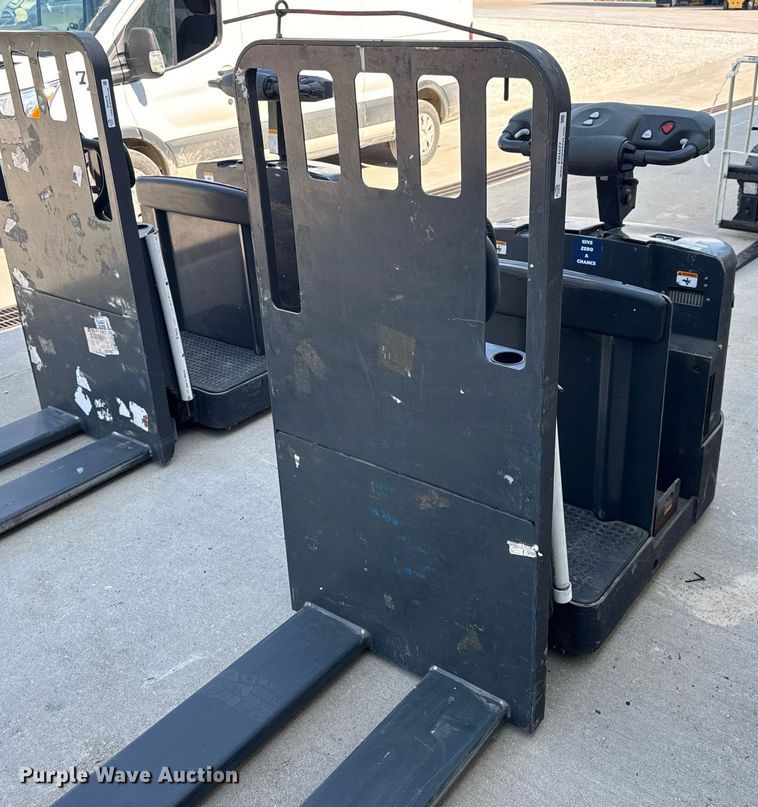 image for item EN4577 UniCarriers SPXT2W3G80BV pallet jack