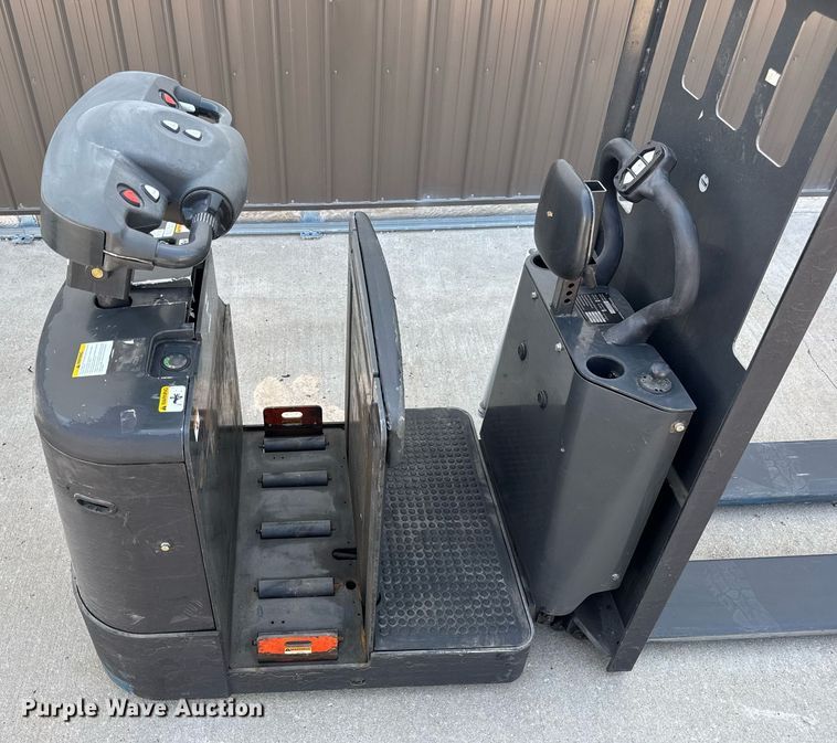 image for item EN4577 UniCarriers SPXT2W3G80BV pallet jack