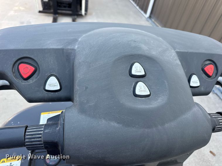 image for item EN4577 UniCarriers SPXT2W3G80BV pallet jack