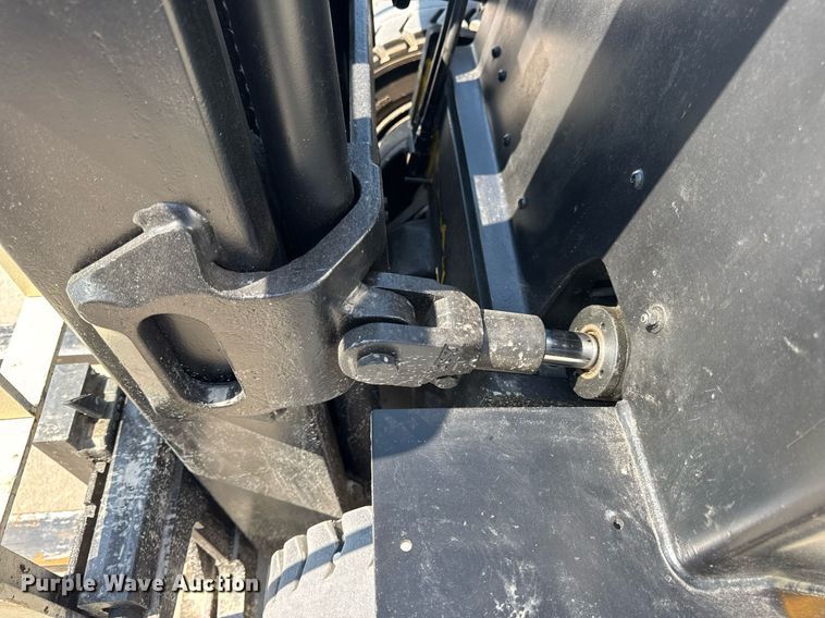 image for item EN4578 2022 Yale GLP050RGNUAE086 forklift