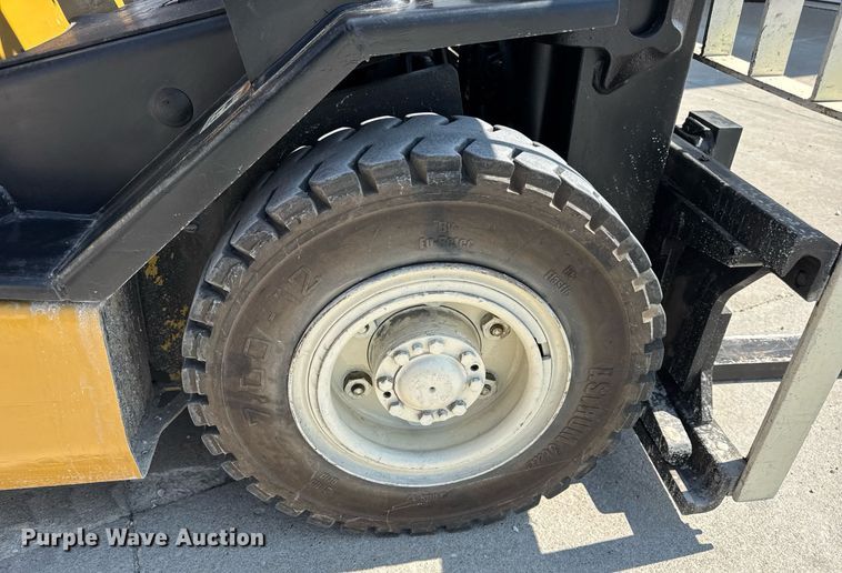 image for item EN4578 2022 Yale GLP050RGNUAE086 forklift