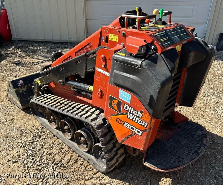 image for item EN4583 2018 Ditch Witch SK800 compact utility loader