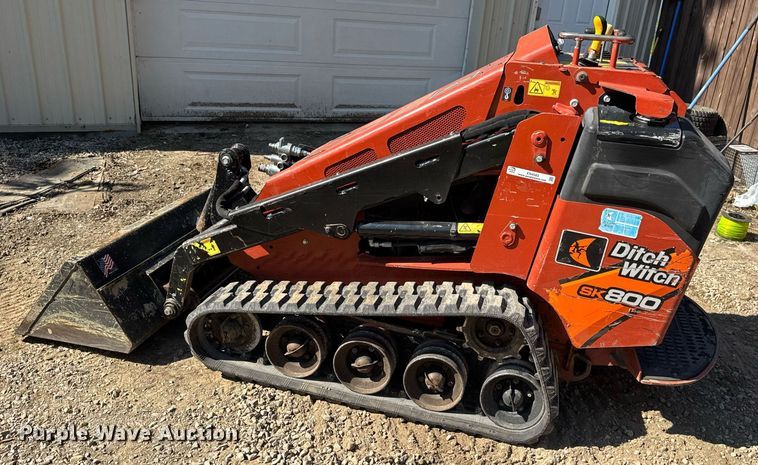 image for item EN4583 2018 Ditch Witch SK800 compact utility loader
