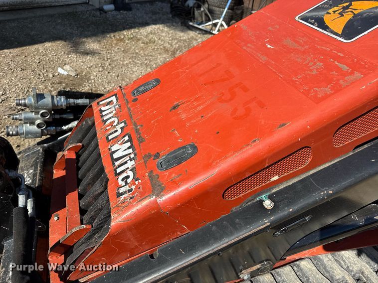 image for item EN4583 2018 Ditch Witch SK800 compact utility loader