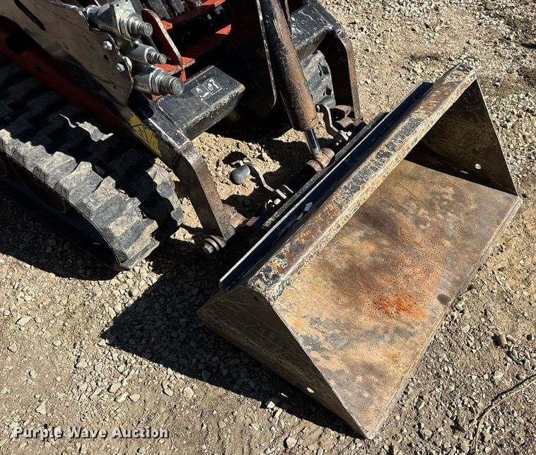 image for item EN4583 2018 Ditch Witch SK800 compact utility loader