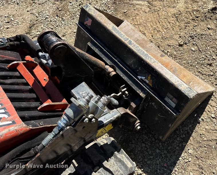 image for item EN4583 2018 Ditch Witch SK800 compact utility loader