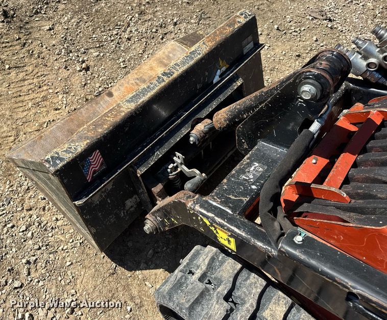 image for item EN4583 2018 Ditch Witch SK800 compact utility loader